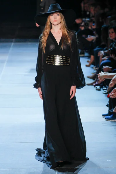 Look 18